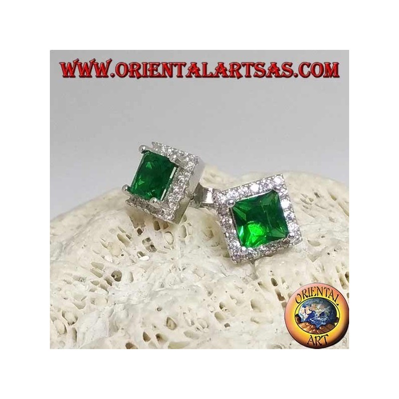 Orecchini in argento con smeraldo sintetico quadrato contornato da zirconi