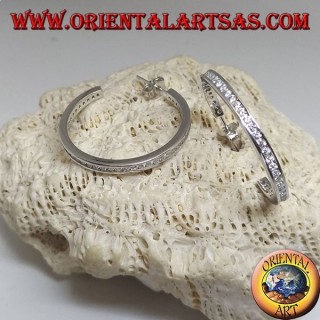 Pendientes sencillos de plata con círculo cuadrado y una hilera de circonitas blancas centrales de 30 mm