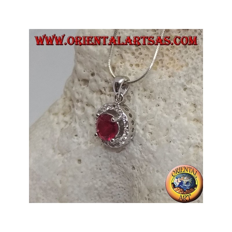 Pendentif en argent avec rubis synthétique rond serti de zircons ronds