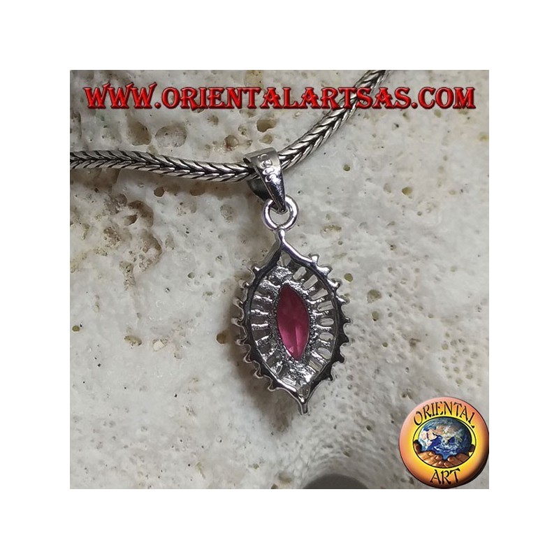 Pendentif en argent avec rubis navette synthétique serti de baguette et de zircone cubique ronde