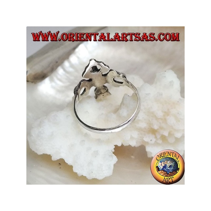 Anello in argento con Gantha e Dorje intersecati e corallo tondo antico Tibetano