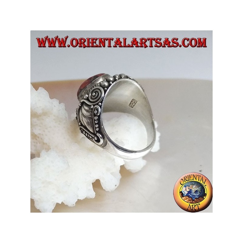 Anello in argento con corallo antico fossile tibetano e decorazioni etniche realizzato a mano