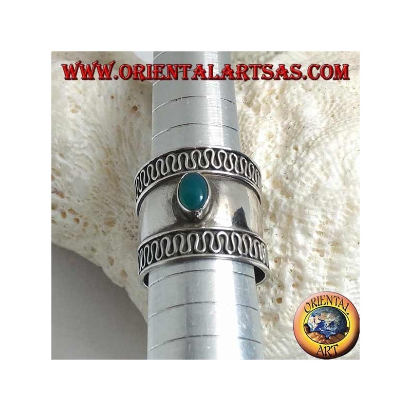 Anello in argento a fascia larga con agata verde ovale e serpentina a contorno , Bali