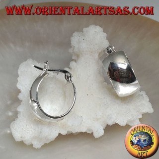 Boucle d'oreille simple ovale en argent avec fermeture à levier 18 x 16 x 8 mm