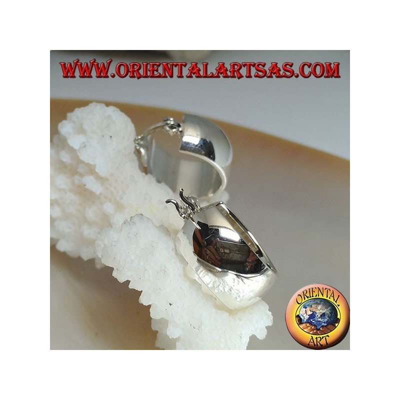 Pendiente simple ovalado ovalado de plata y cierre de palanca de 18 x 16 x 8 mm