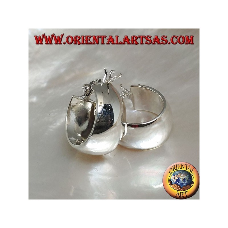 Pendiente simple ovalado ovalado de plata y cierre de palanca de 18 x 16 x 8 mm