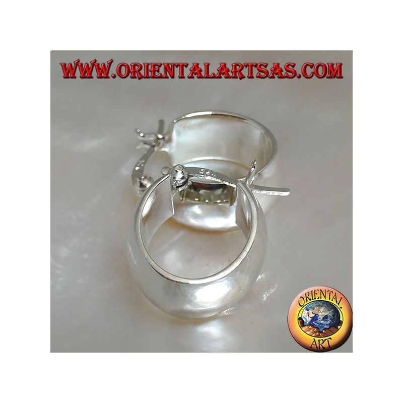 Pendiente simple ovalado ovalado de plata y cierre de palanca de 18 x 16 x 8 mm