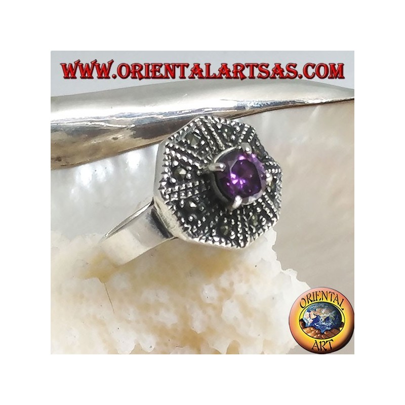 Anello in argento ottagonale con ametista tonda e marcassite