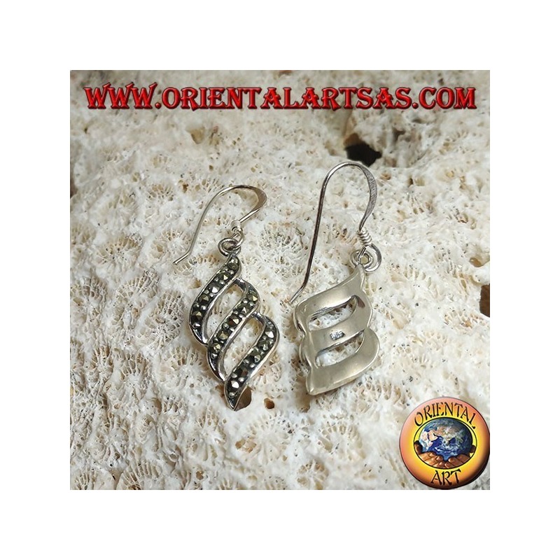 Pendientes colgantes de plata con líneas oblicuas triples paralelas tachonadas con marcasita