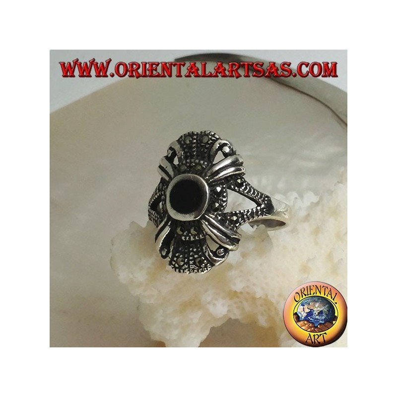 Silver ring with round onyx on an imperial style setting studded with marcasite
