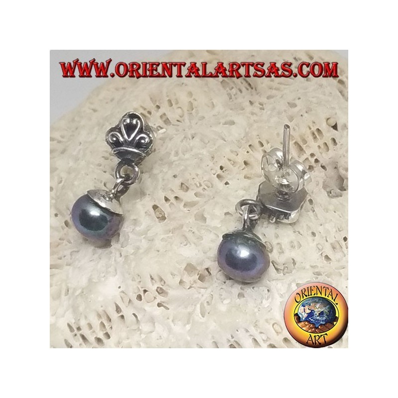 Silver lobe earrings with crown and gray freshwater pearl pendant