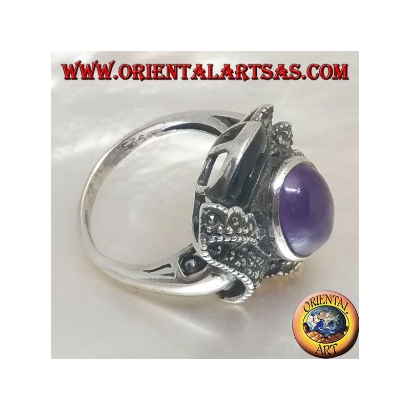 Anillo de plata de decoración étnica con cabujón oval natural, ónix y amatista de marcasita.