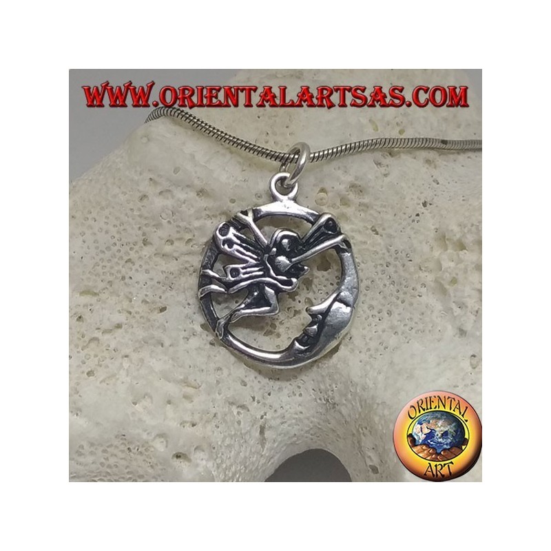 Pendentif en argent fée volant devant la lune dans le cercle
