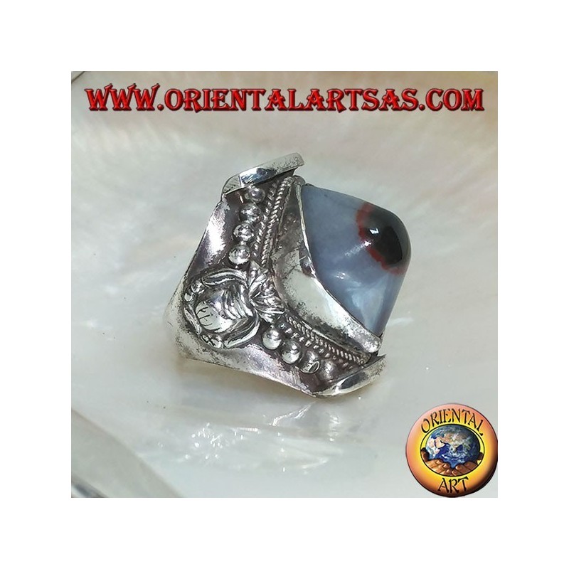 Anillo de plata con ágata de ojos Shiva ovalada de dos tonos en una configuración nepalí