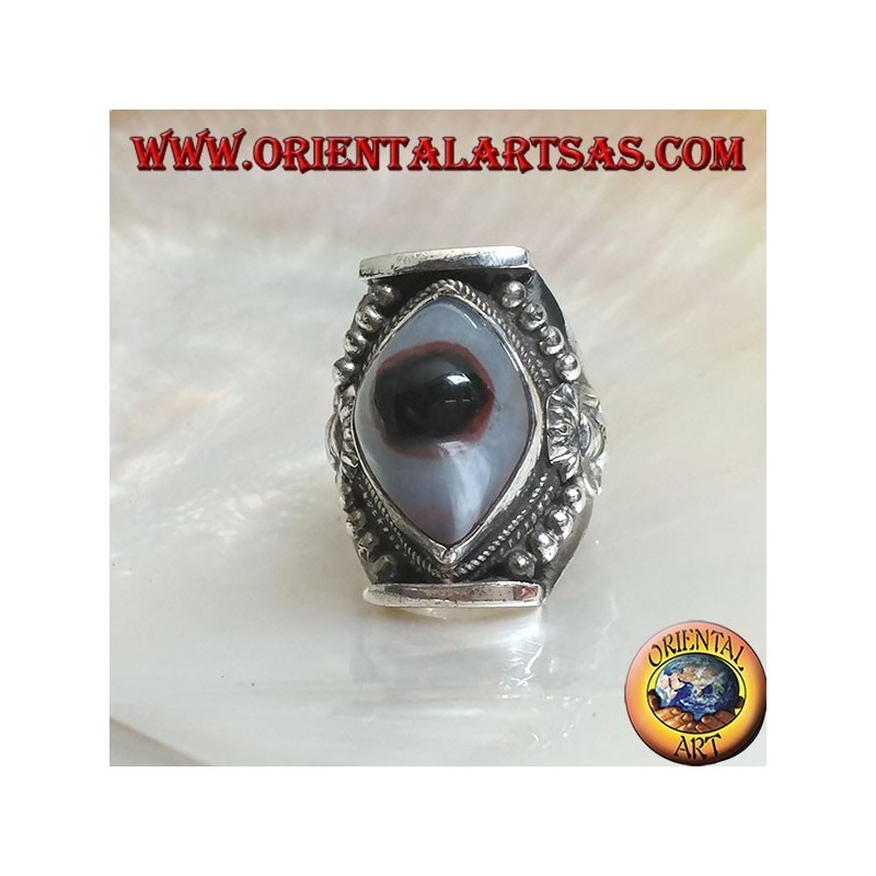 Anello in argento con agata occhio di Shiva ovale bicolore su montatura nepalese