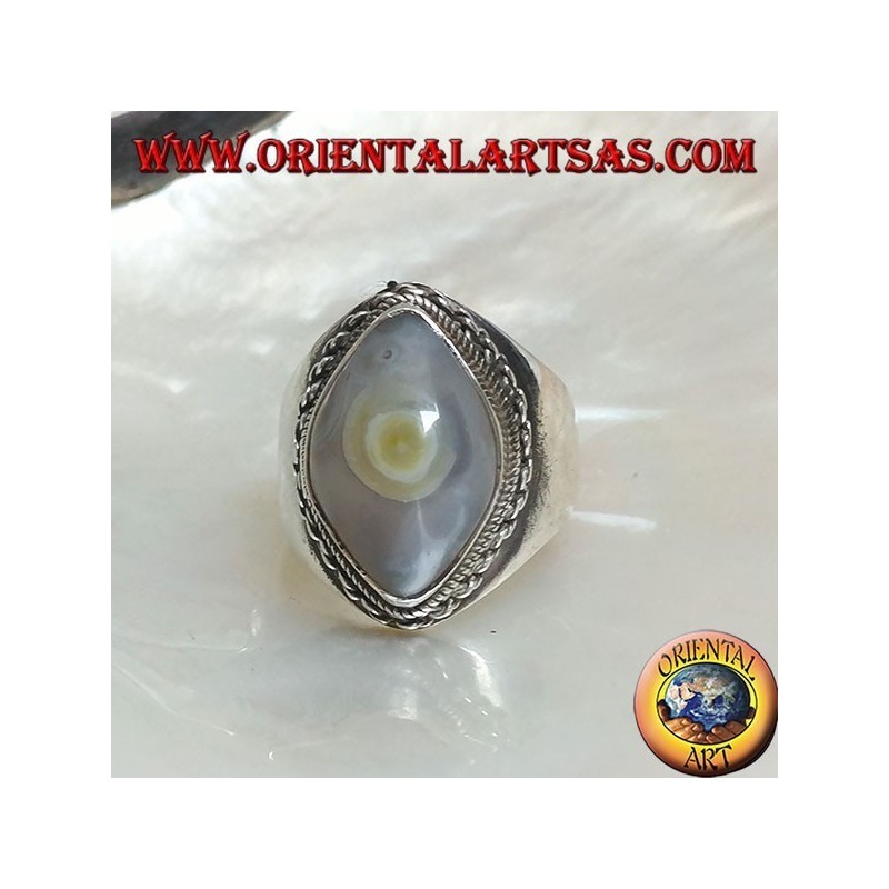Silver ring with clear Shiva eye agate and chain border