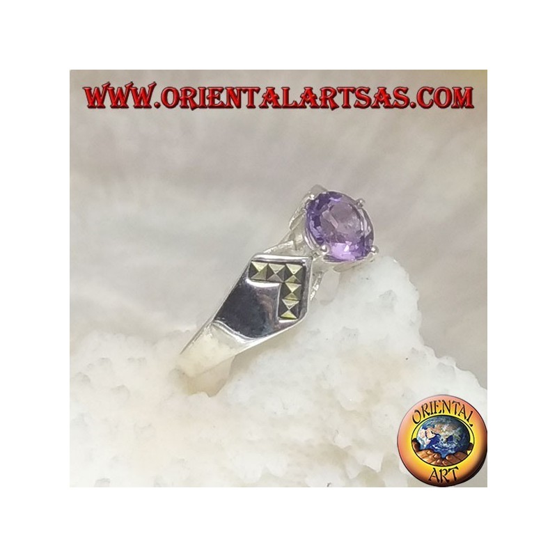 Silberring mit natürlichem rundem Amethyst und Innenpfeil aus Markasit