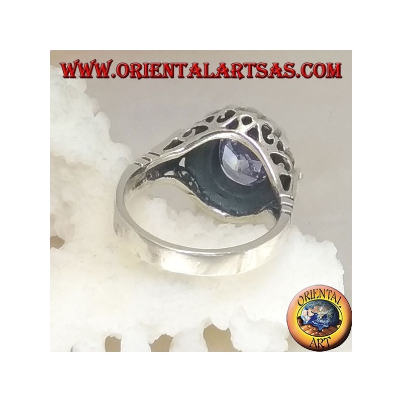 Silberring mit ovalem, amethystfarbenem Zirkon, umgeben von Markasit und durchbrochenen Seiten