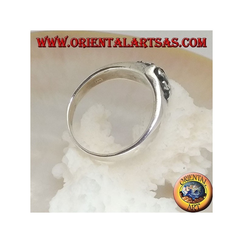 Anello in argento con croce a giglio (simbolo delle dinastie francesi) in altorilievo