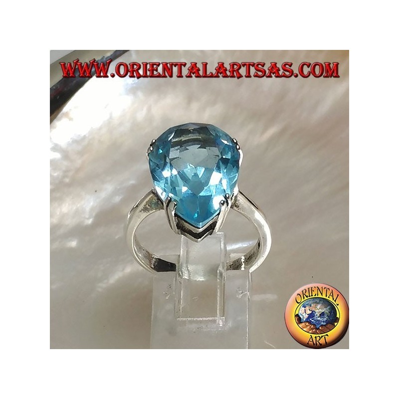 Anello in argento con topazio azzurro grande a goccia incastonato da montatura a griffe
