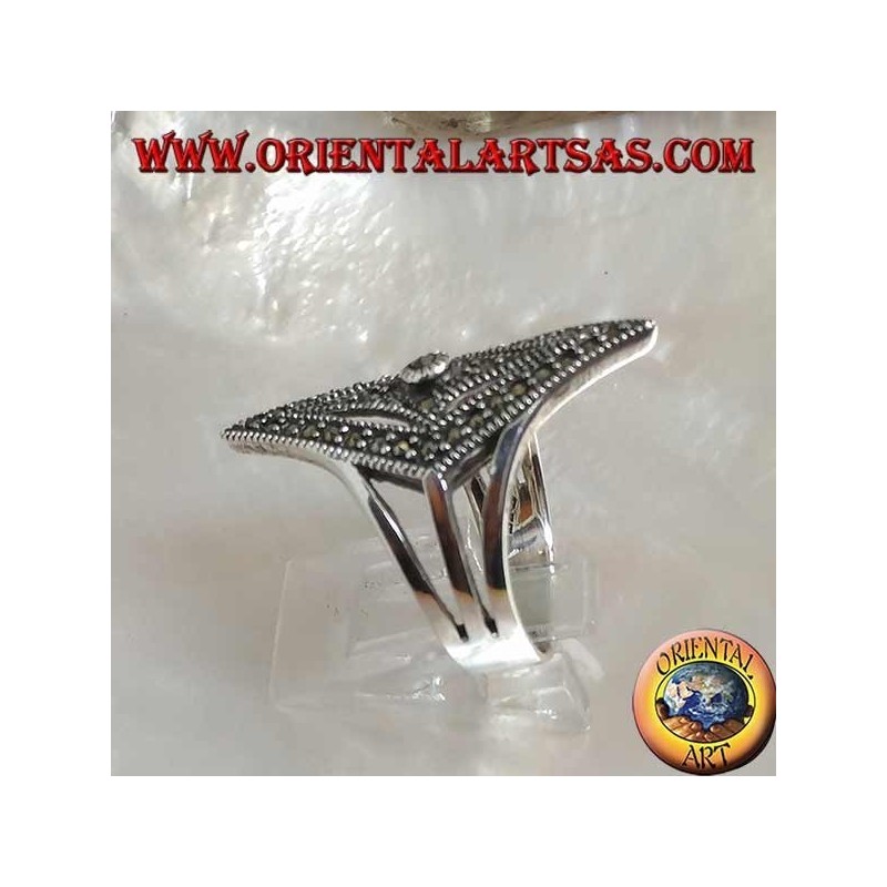 Anello in argento a forma di rombo tempestato di marcassiti
