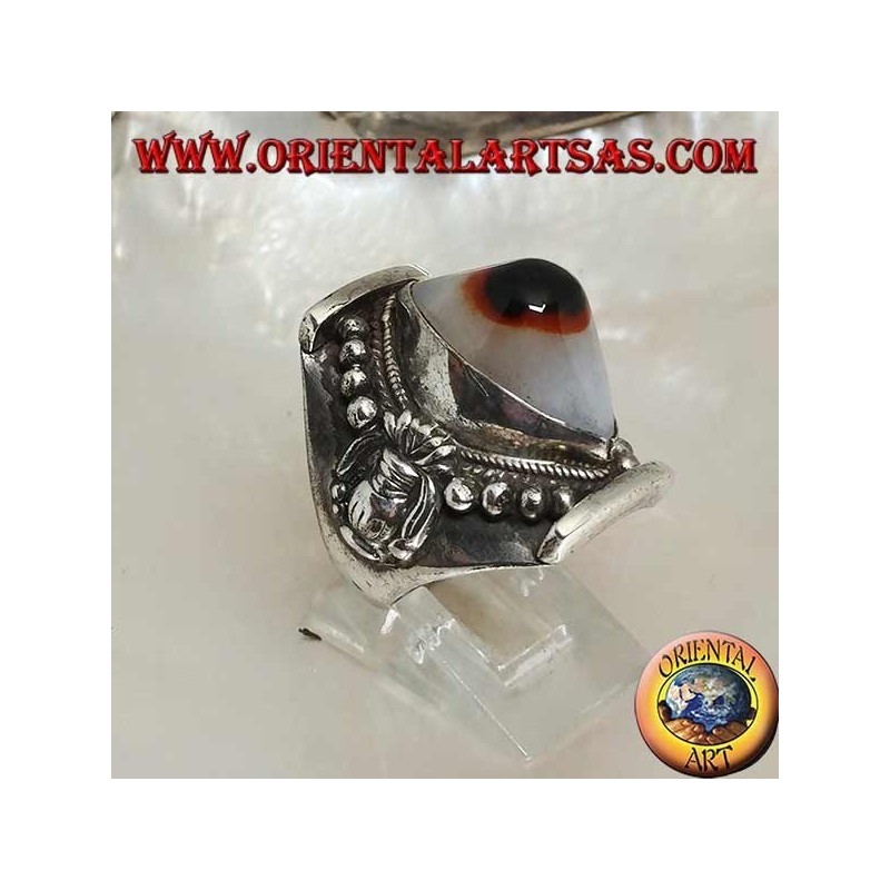 Bague en argent saillante ovale bicolore ovale avec oeil Agate Shiva sur monture népalaise