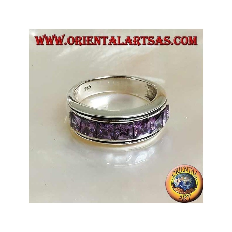 Bague en argent avec une rangée d'améthyste carrée