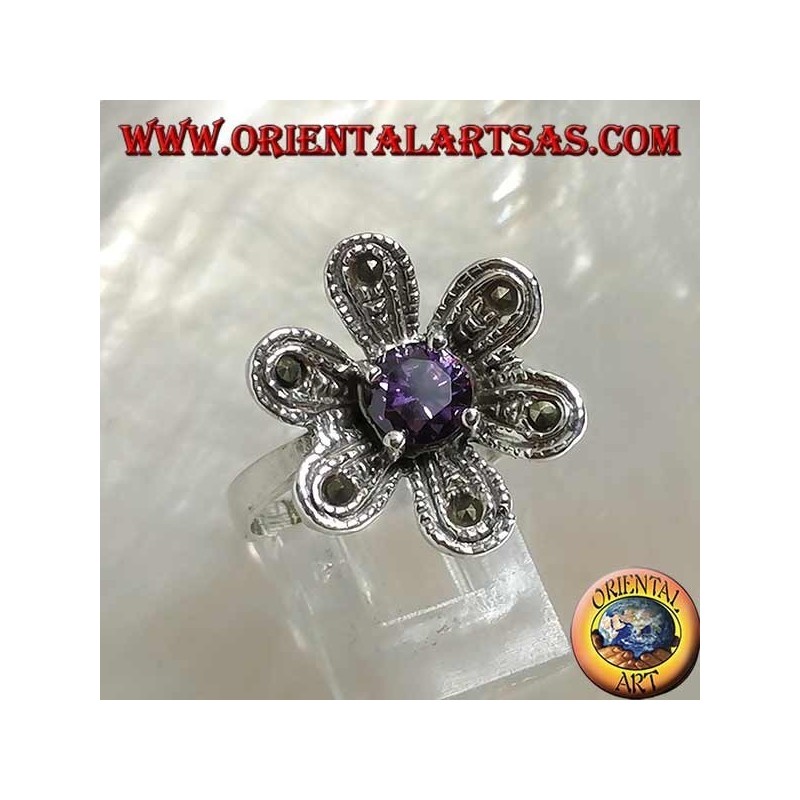 Anello in argento a forma di fiore "stella di betlemme" con zircone color ametista tondo e marcassite