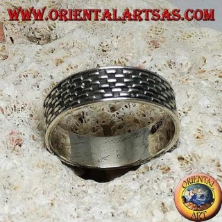 Anillo en plata con tablero de ajedrez rectángulo bajorrelieve grabado