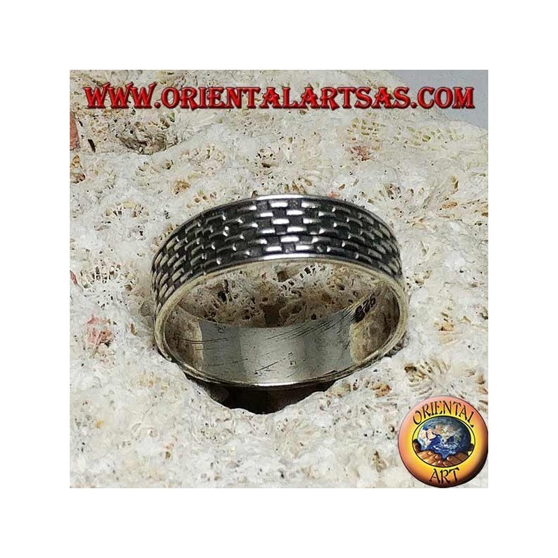 Ring in silver with engraved bas-relief rectangle checkerboard