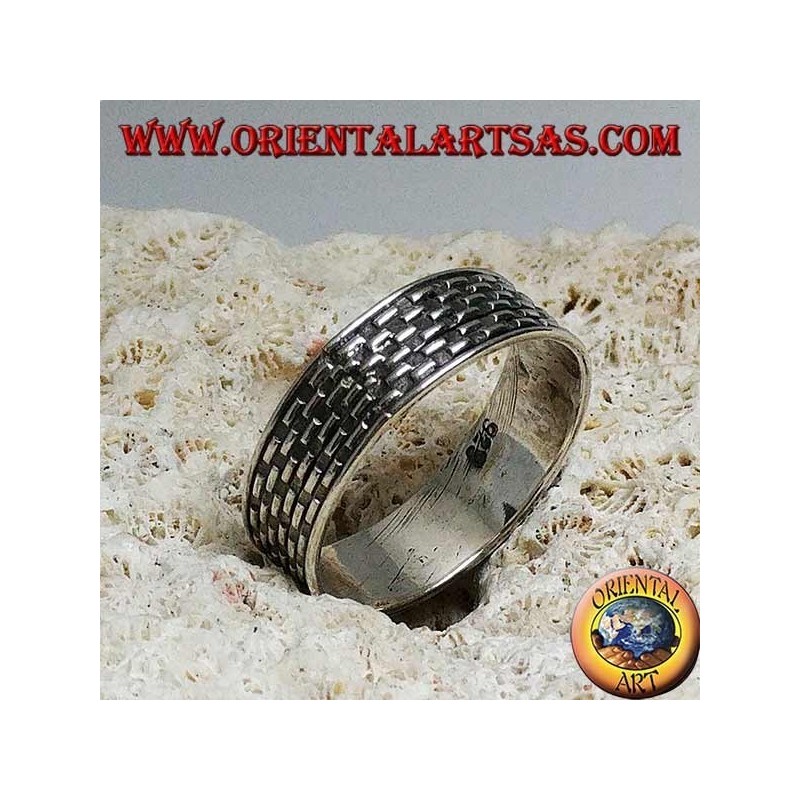 Ring in silver with engraved bas-relief rectangle checkerboard