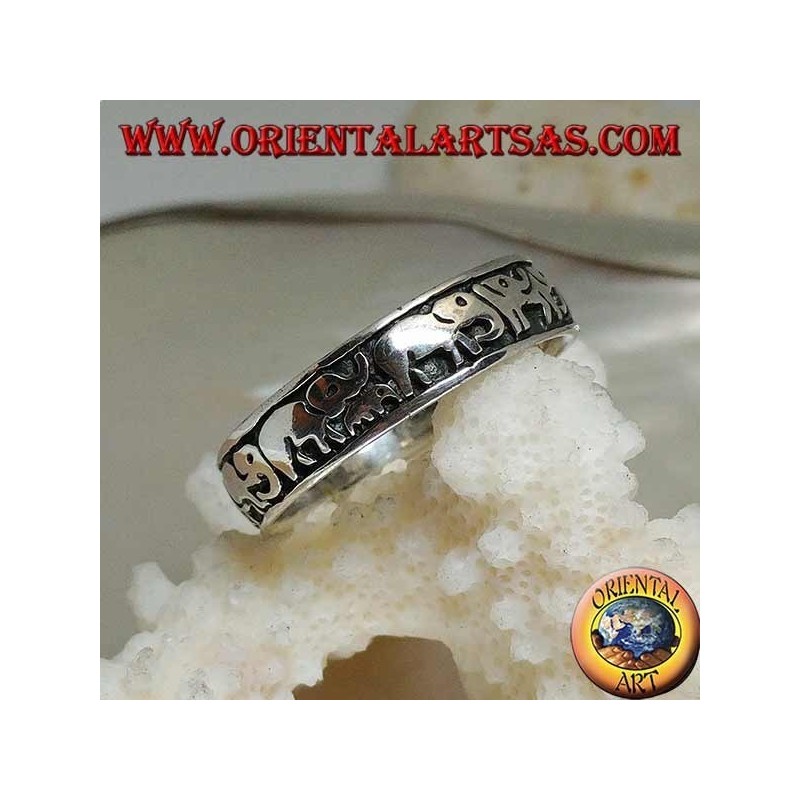 Bague en argent avec éléphants d'affilée en haut relief