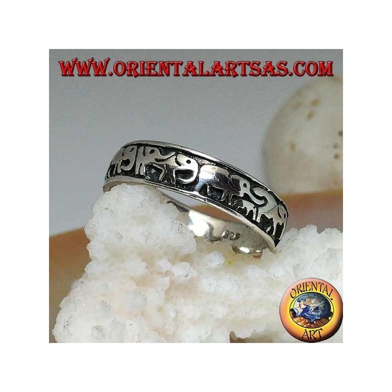 Ring in silver with elephants in a row in high relief