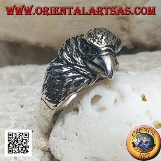 Anello in argento testa di aquila beccante a tre quarti