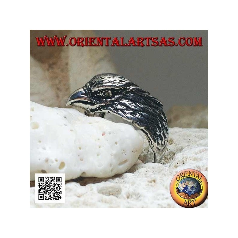 Anillo de plata con tres cuartos de cabeza de águila