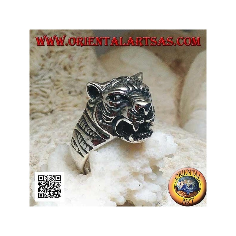 Massiver silberner Ring mit großem hervorstehendem Tigerkopf