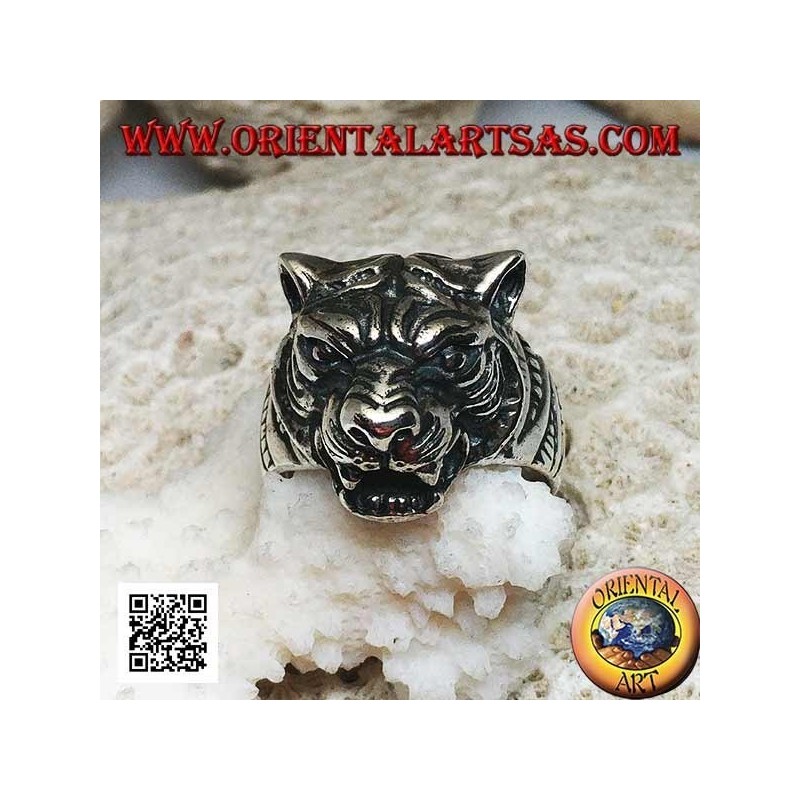 Anillo de plata maciza con gran cabeza prominente de tigre que sobresale