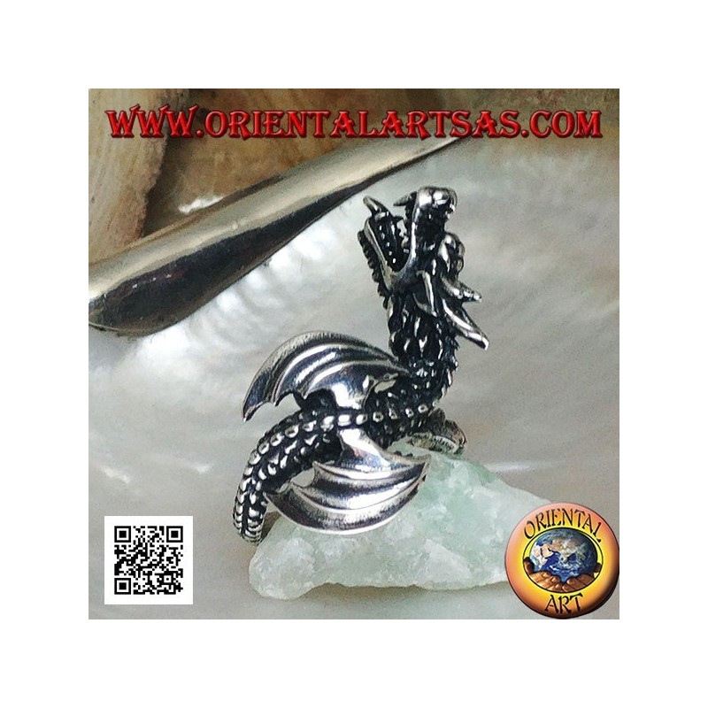 Bague en argent, dragon wyverne en vol et tête inclinée