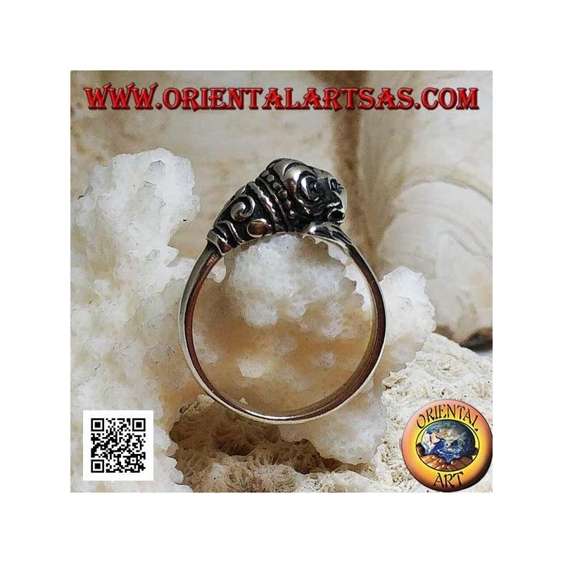 Silver ring, lion with decorated mane chasing its tail