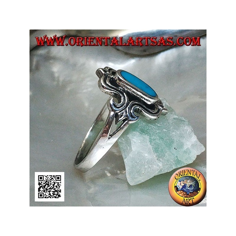 Anello in argento con turchese ovale allungato in un rettangolo stilizzato