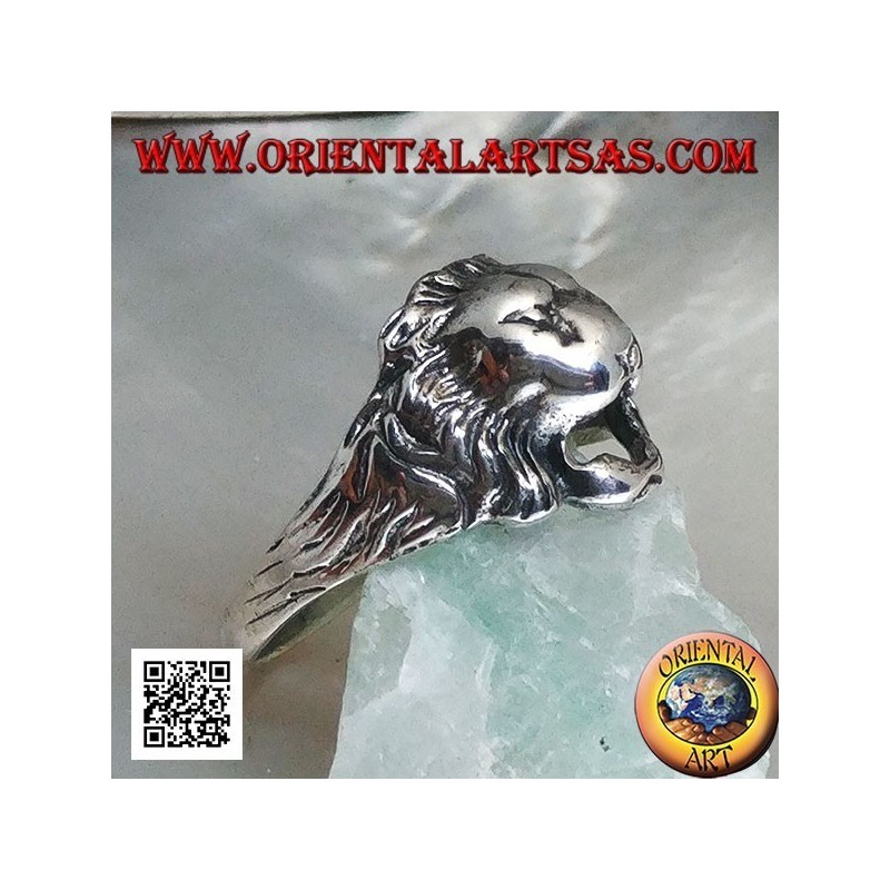 Bague en argent, petite tête de lion stylisée