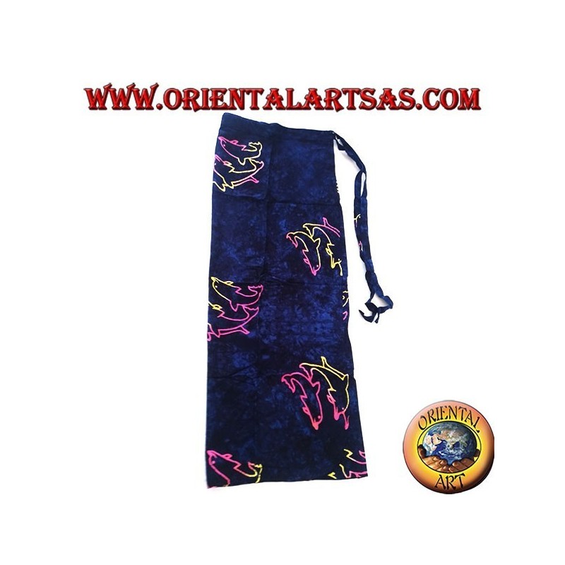 Falda pareo azul con trío de colores cálidos con diseños de delfines