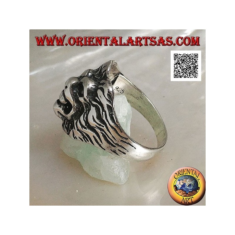 Silver ring, protruding lion head in Greek style