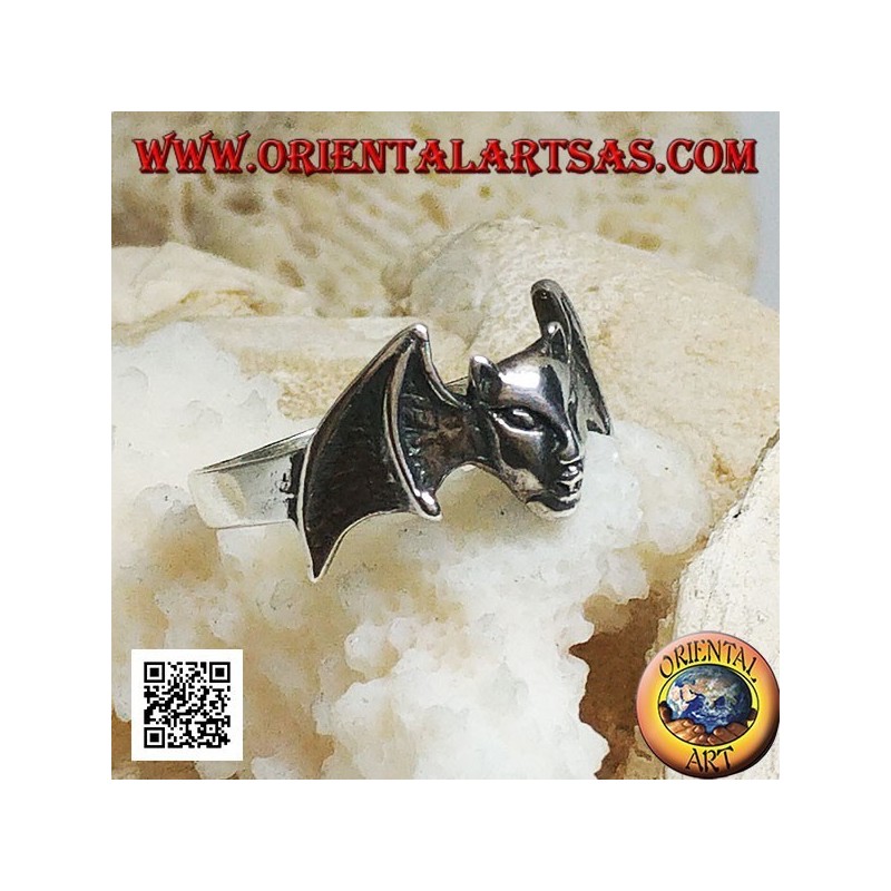 Silver ring, devil's head with bat wings