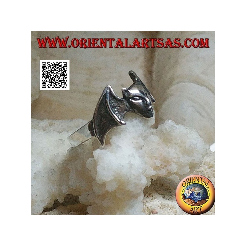Bague en argent, tête de diable avec des ailes de chauve-souris