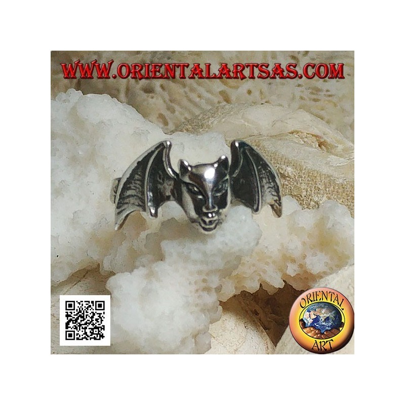 Silver ring, devil's head with bat wings