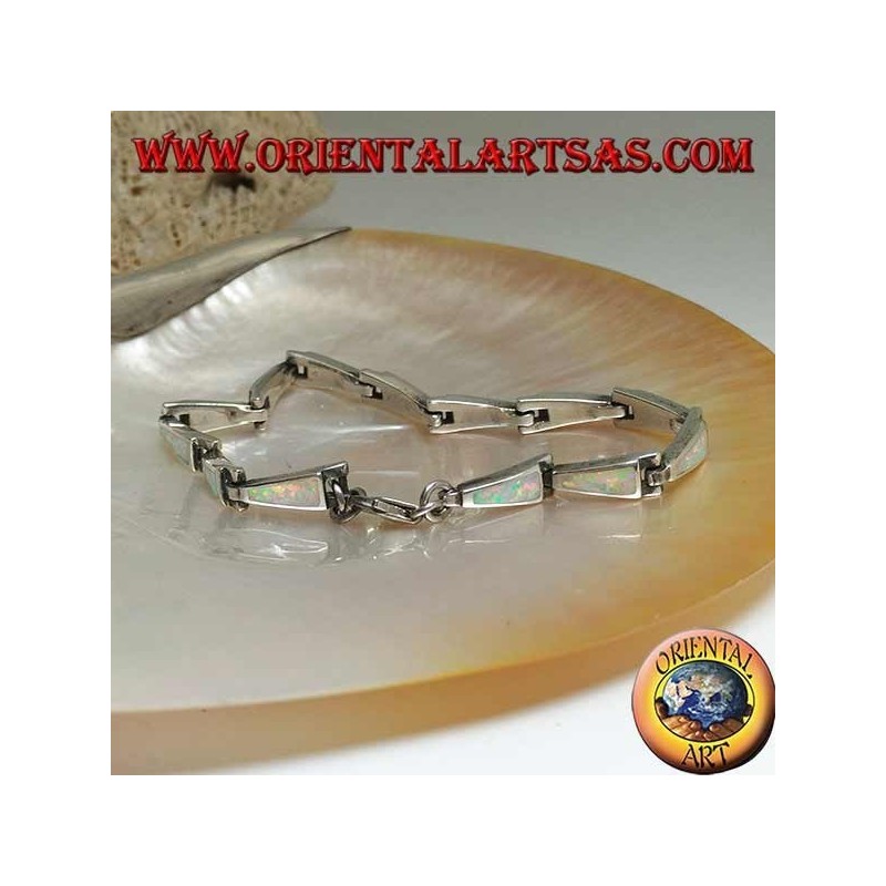 Bracelet en argent avec 13 trapèzes isocèles allongés en opale arlequin