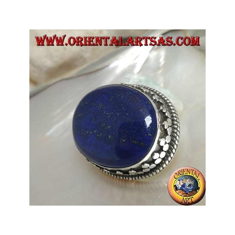 Broche en argent avec grand lapis lazuli naturel ovale entouré d'entrelacs et de tris de boules