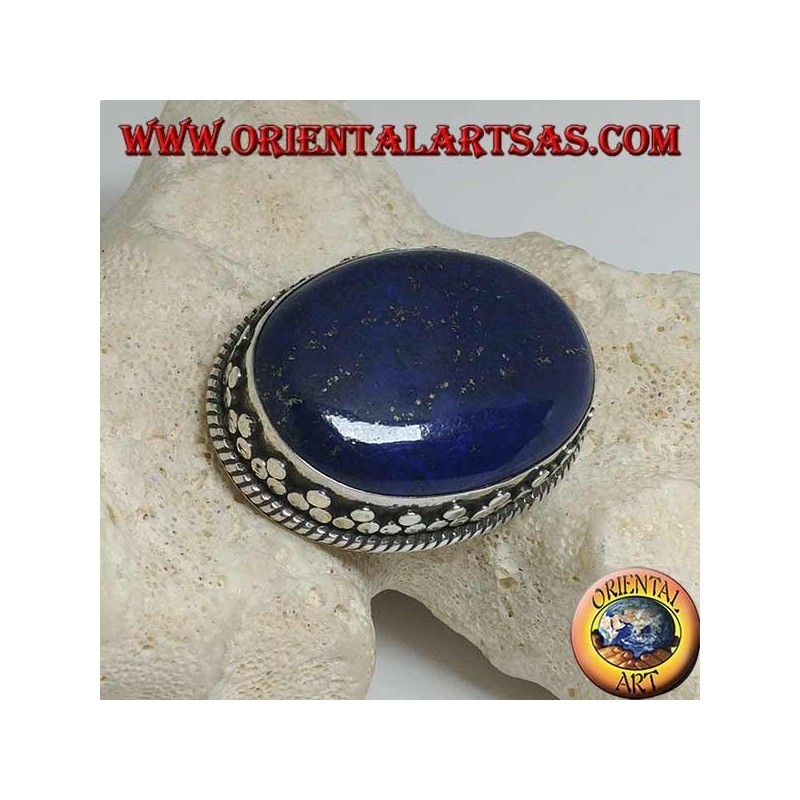 Broche en argent avec grand lapis lazuli naturel ovale entouré d'entrelacs et de tris de boules