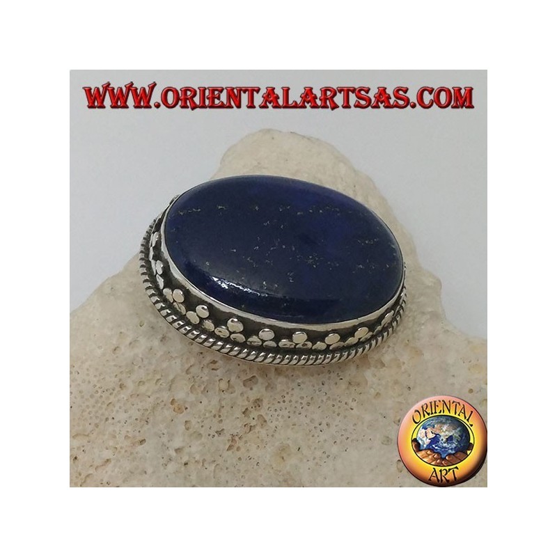 Broche en argent avec grand lapis lazuli naturel ovale entouré d'entrelacs et de tris de boules